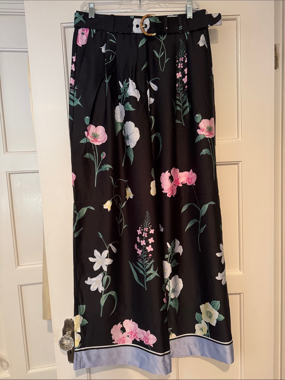 Ann Taylor The Floral Pleated Wide-Leg Pant in Satin 847179 - Picture 8 of 12